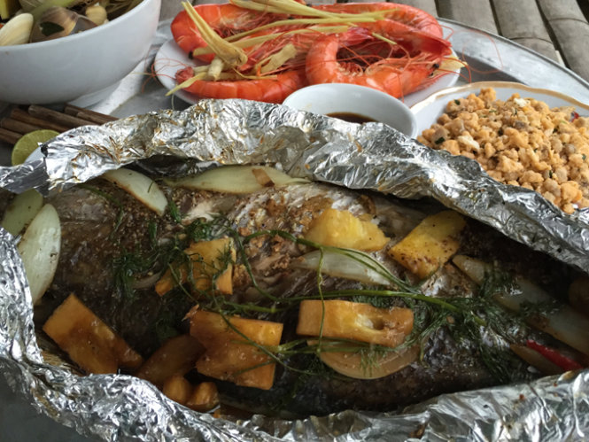 Bữa[-]tối[-]trên[-]chòi[-]canh[-]ngao[-]ở[-]biển